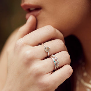 emerald star set ring in silver