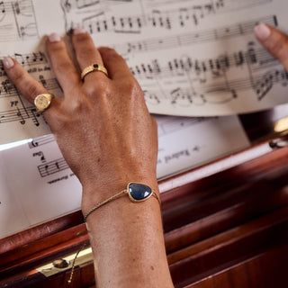 Gold bracelet with natural blue Sapphire