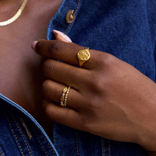 diamond starset signet ring in gold