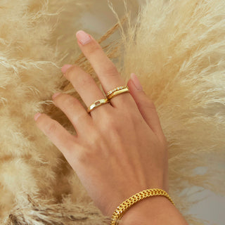 engravable vintage bar ring in gold