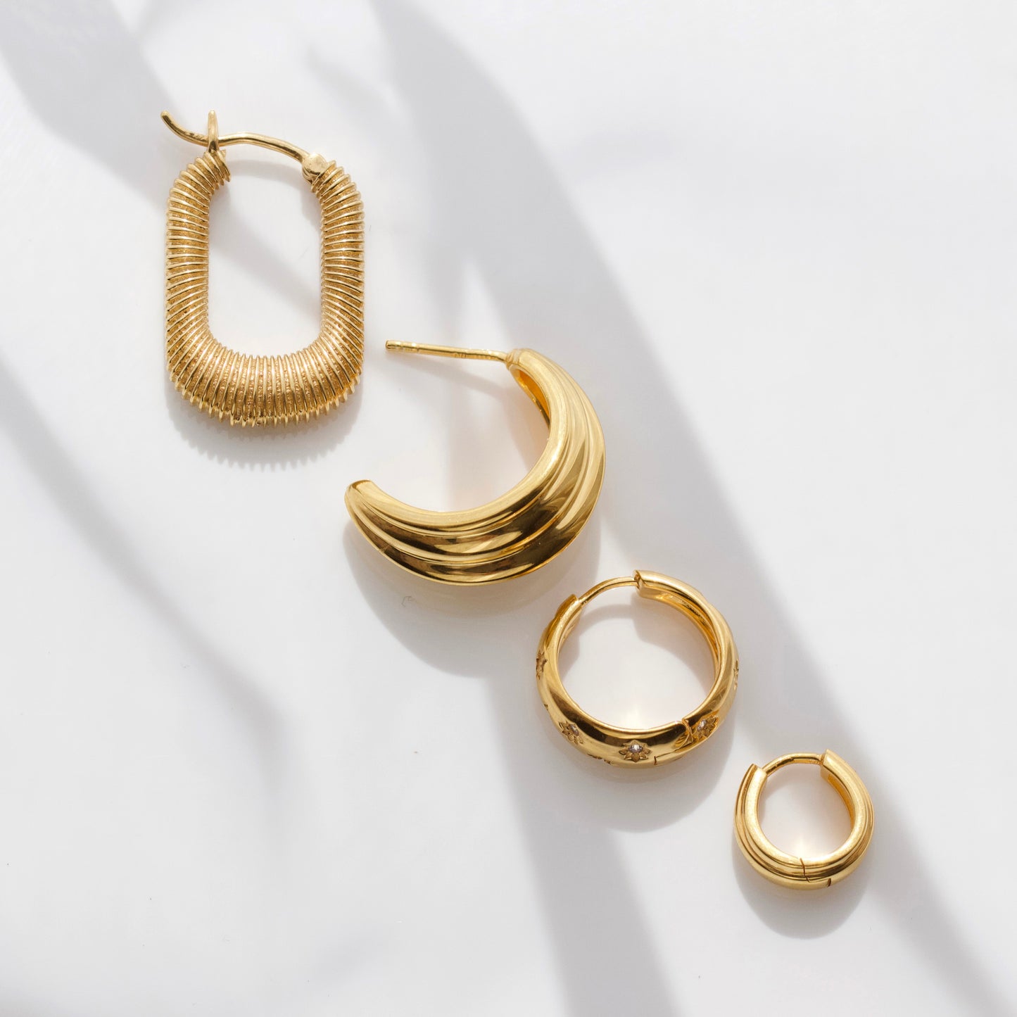 classic vintage huggie hoop earrings in gold