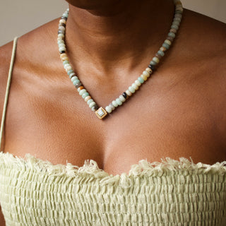 Aqua Jade beaded neklace in gold