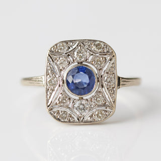 sapphire and diamond vintage ring in white gold