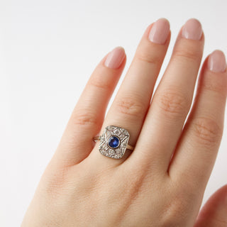 sapphire and diamond vintage ring in white gold