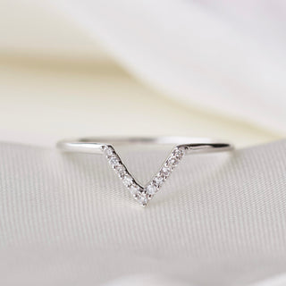 diamond v shape hugging ring