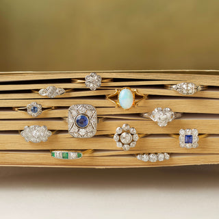 sapphire and diamond vintage ring in white gold