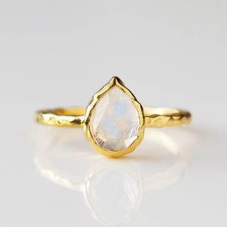 Moonstone pear ring gold