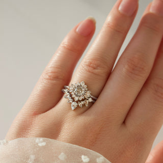 Aria wedding band in white gold