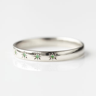 emerald star set ring in silver 