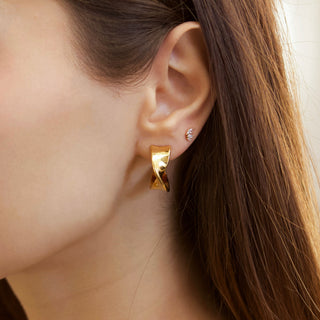 vintage twist hoop earrings in gold