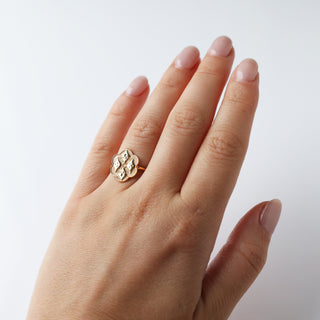 Icon Vintage Crest Ring