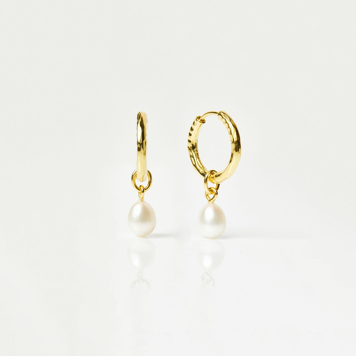 Pearl drop earrings
