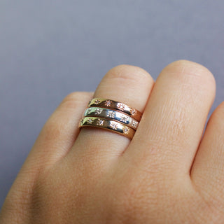 9k Solid White Gold Simple Star Set Diamond Band. Ring Dwarkas