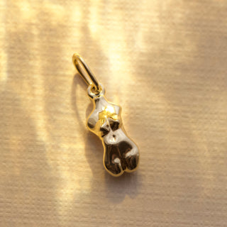 Carrie Elizabeth Coppafeel charity body charm solid gold