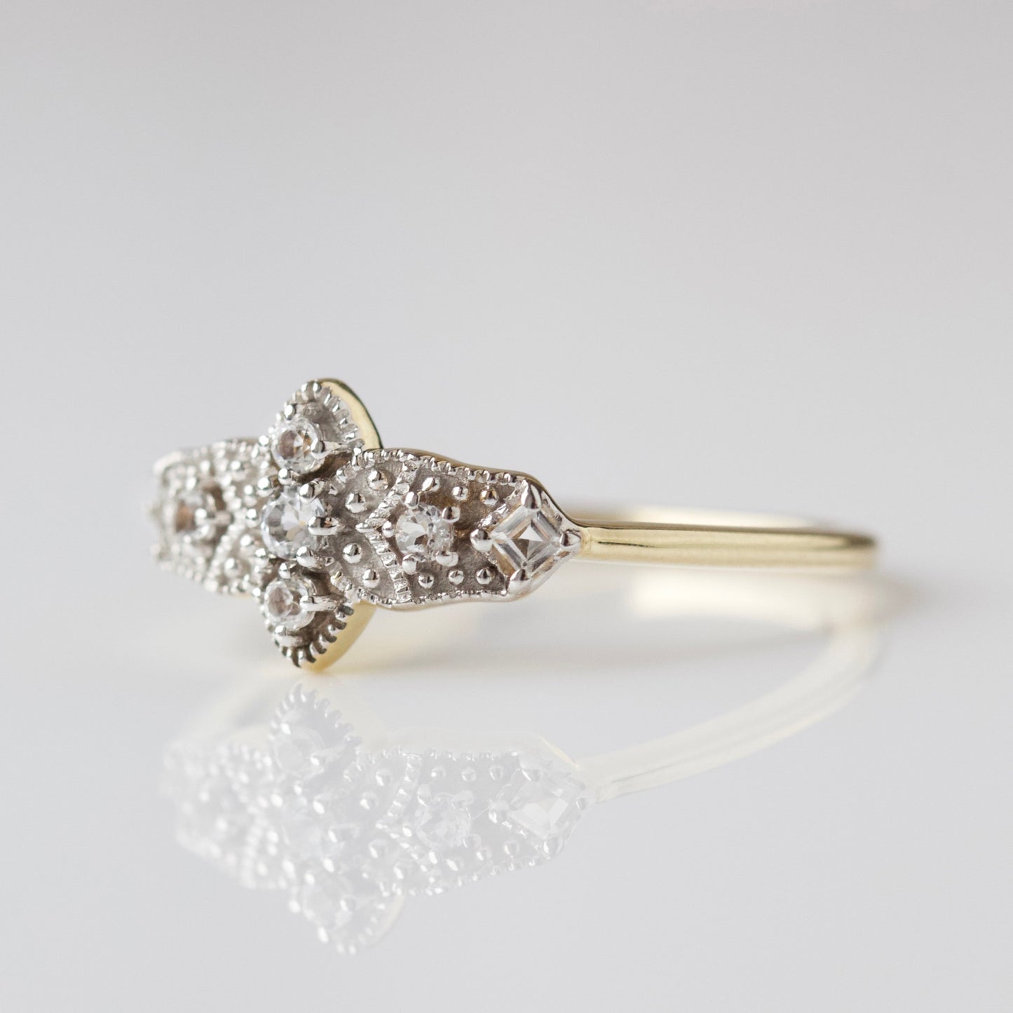 carrie elizabeth solid gold vintage crest ring
