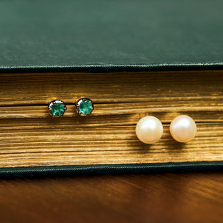 gold earrings carrie elizabeth