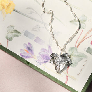 Lydia Millen Evergreen Statement Ivy Leaf Pendant With Singapore Chain