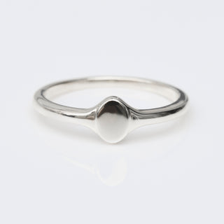 Poppy Mini Signet Ring