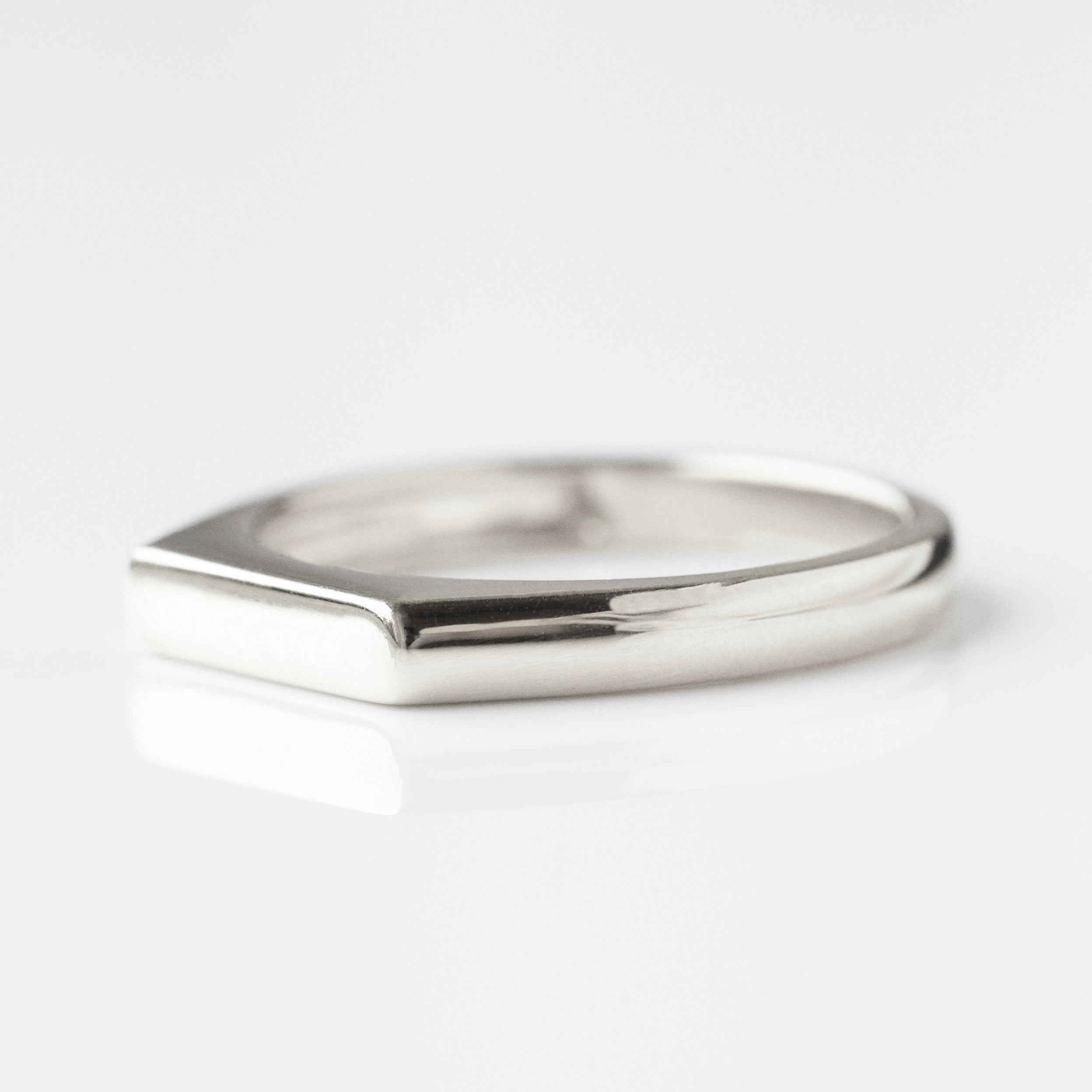 engravable signet bar ring in silver