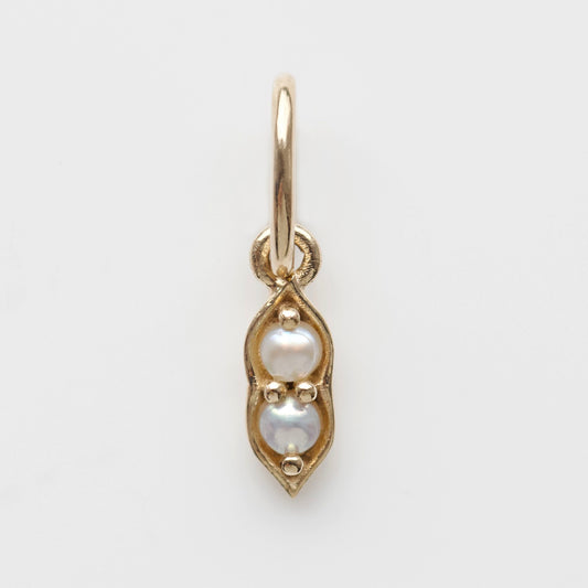 peas in a pod treasured charm in solid gold