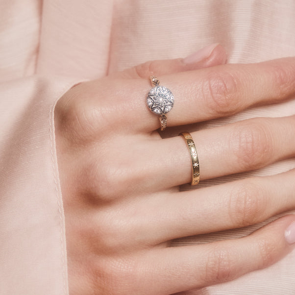 Simple Star Set Diamond Band