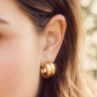 Chunky double hoop earrings gold