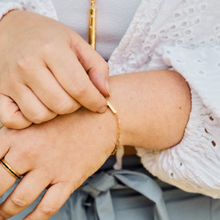 Carrie Elizabeth my safe space bar bracelet gold 