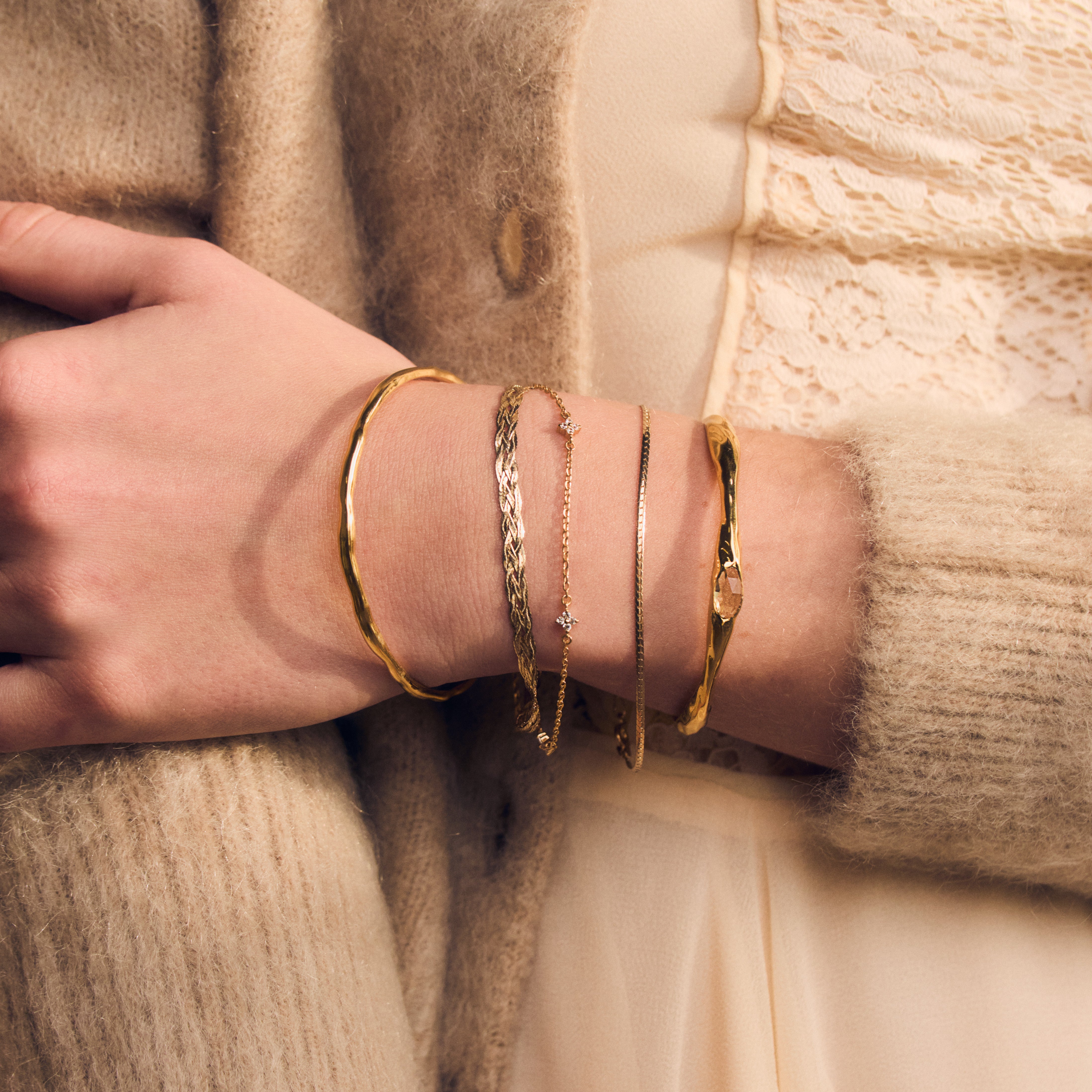 Molten Organic Olive Quartz Bangle