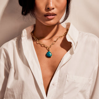 Chunky gold pendant necklace