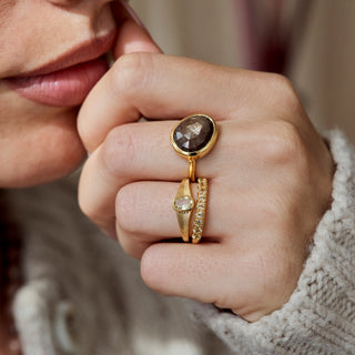 brown sapphire ring