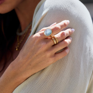 statement gold ring carrie elizabeth