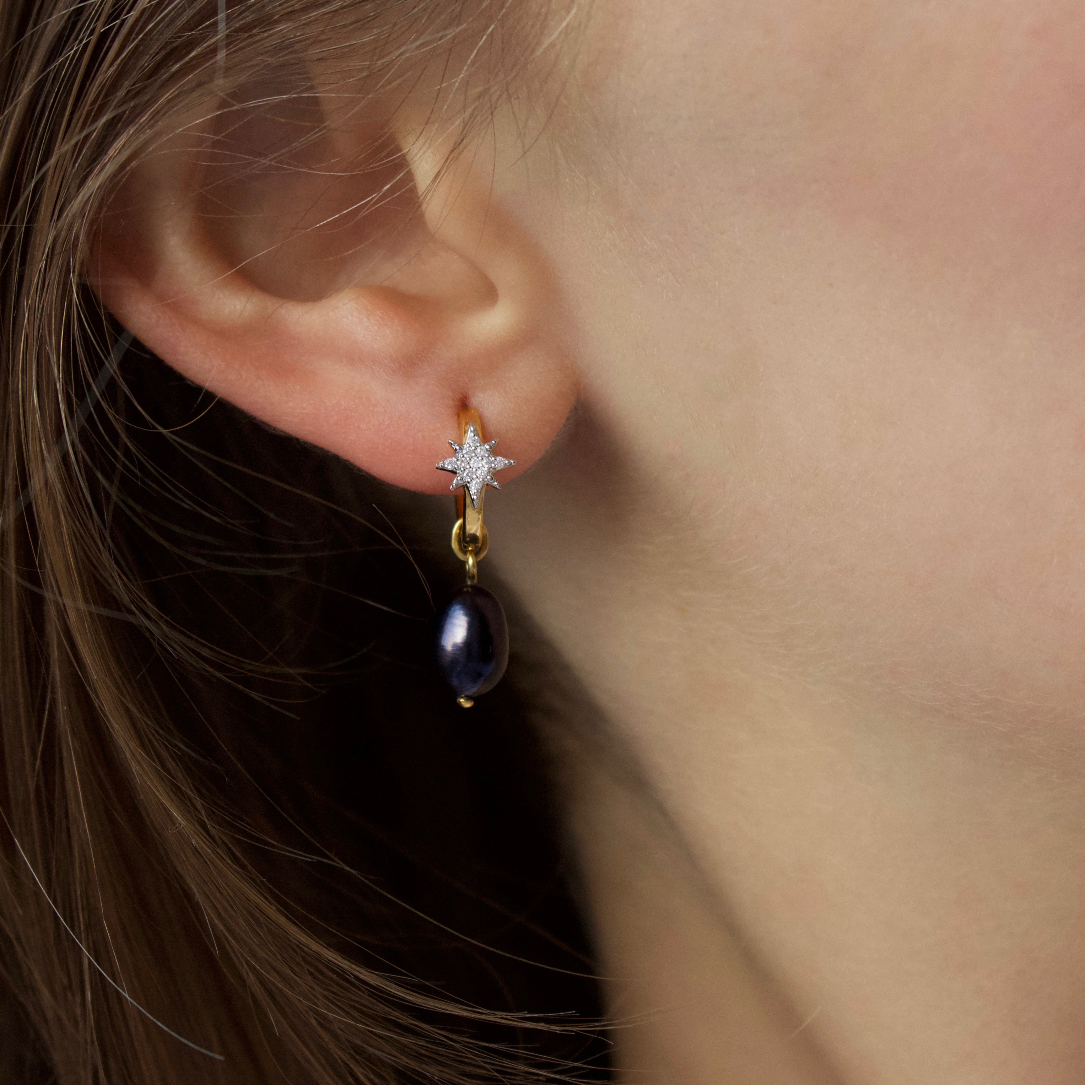 starburst black baroque pearl earring in gold