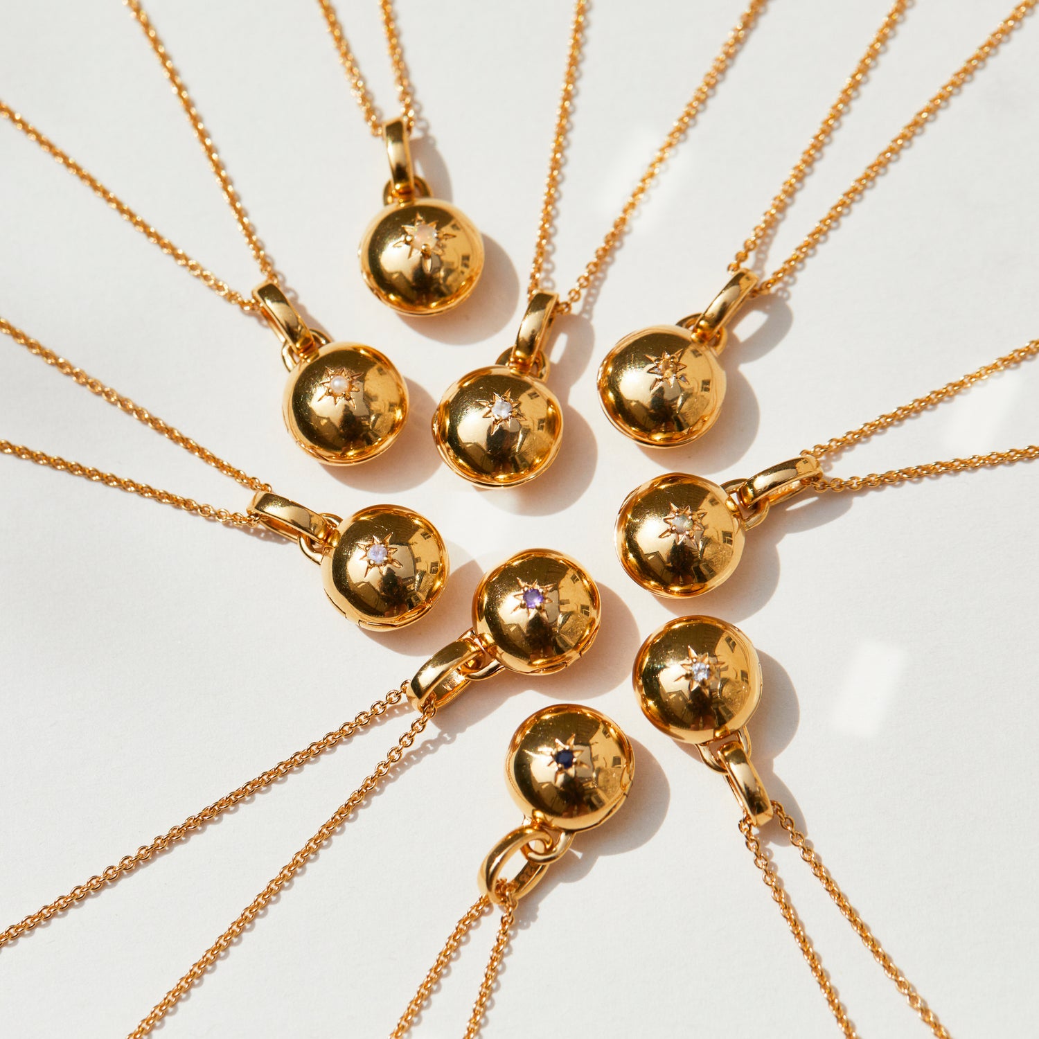 zoe sugg intentions star set mini locket in gold