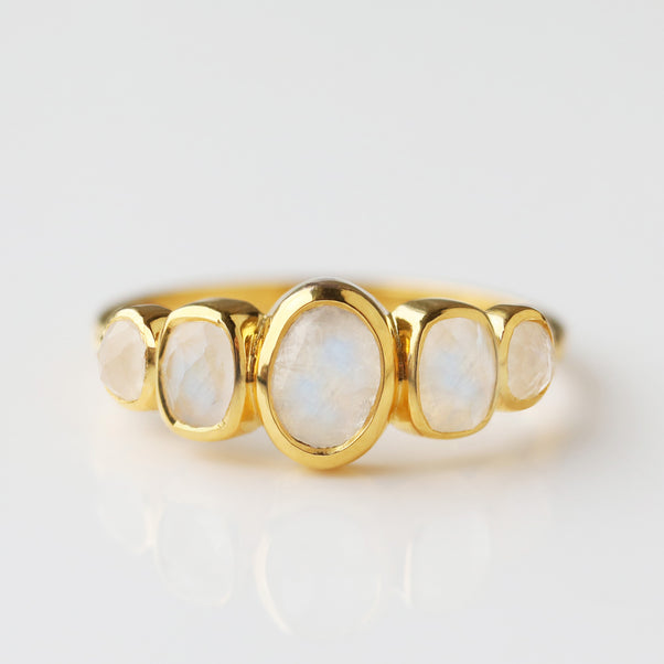 Noa Moonstone Ring