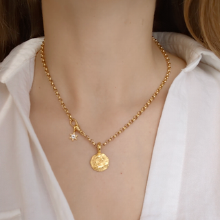 Carrie Elizabeth Gold chain set with pendants