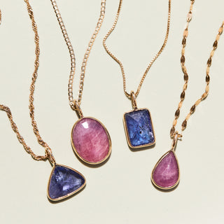 pear sapphire pendant in 9k gold
