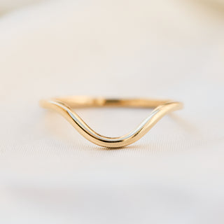 Simple Curved Hugging Ring 