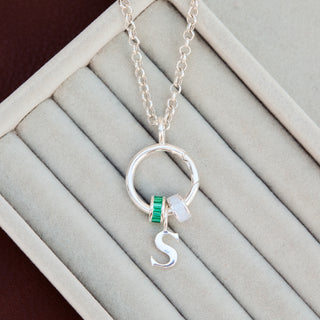 round charm holder in silver