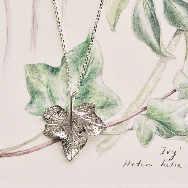 silver ivy leaf pendant and chain
