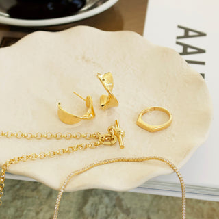 vintage twist hoop earrings in gold