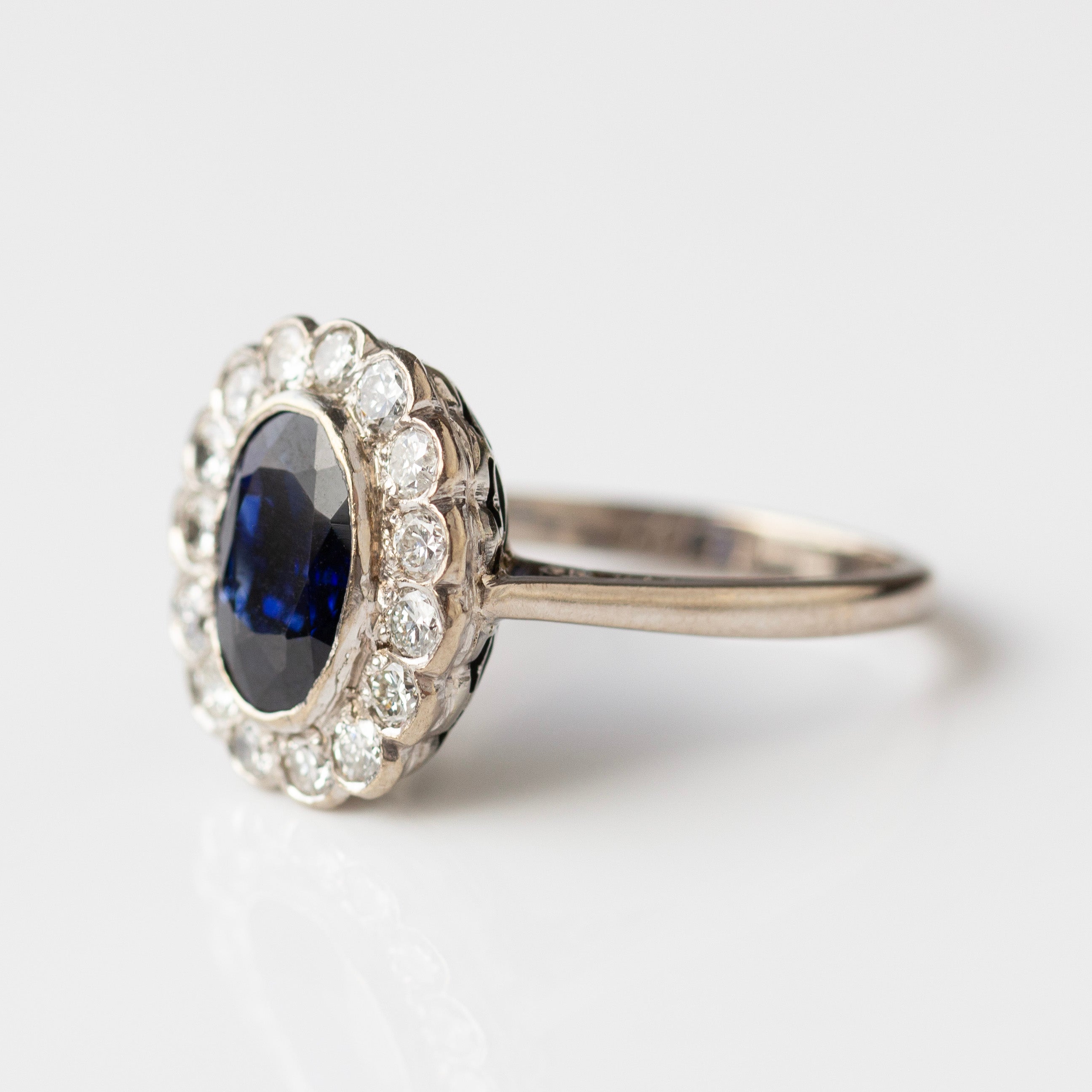 Vintage Sapphire and Diamond 18k White Gold Ring - UK Size K