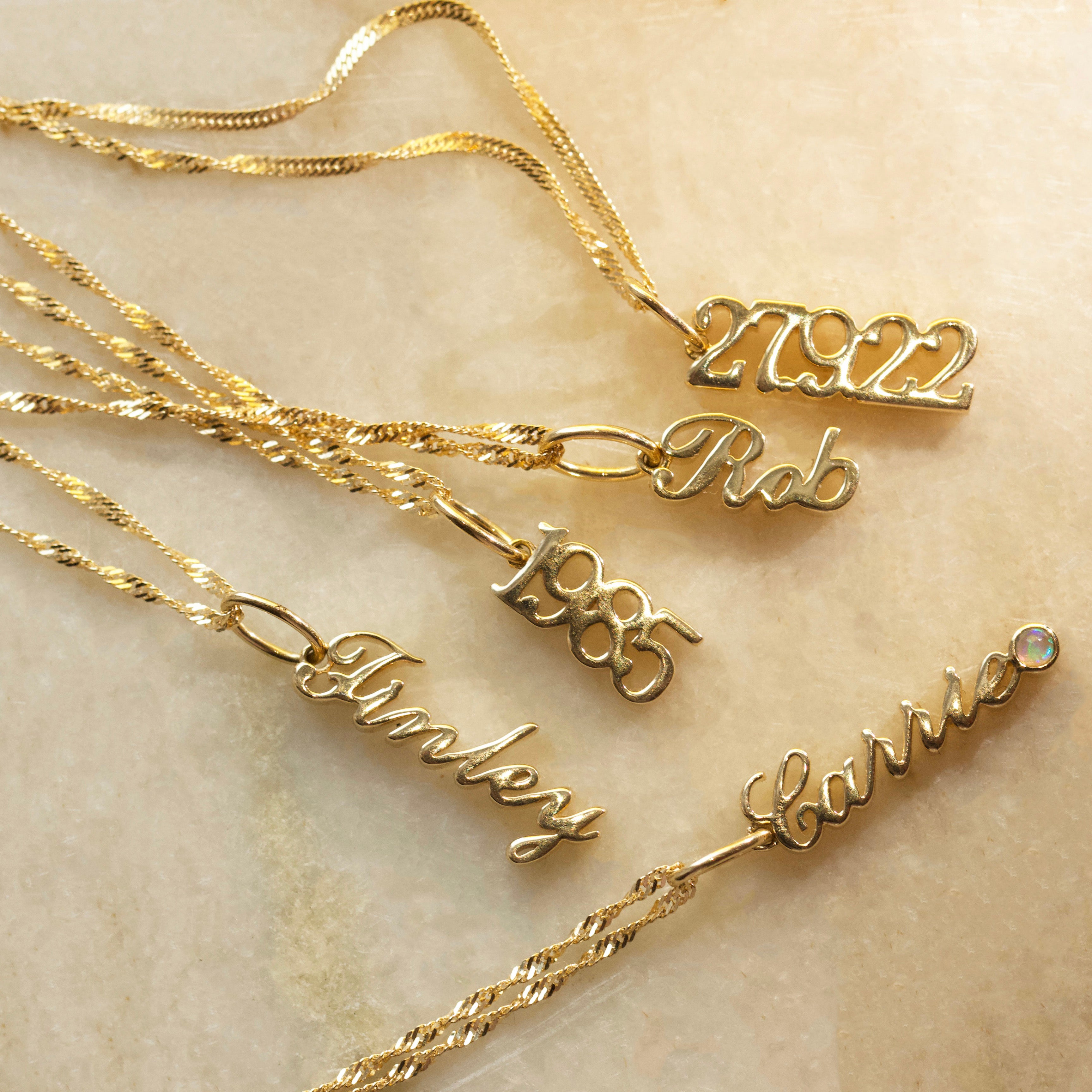 Solid Gold Name Necklace - Name Plate Necklace Gold – Carrie Elizabeth