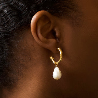 molten pearl hoop earrings in gold