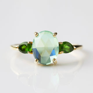 Quartz and diopside statement gemstone ring in gold