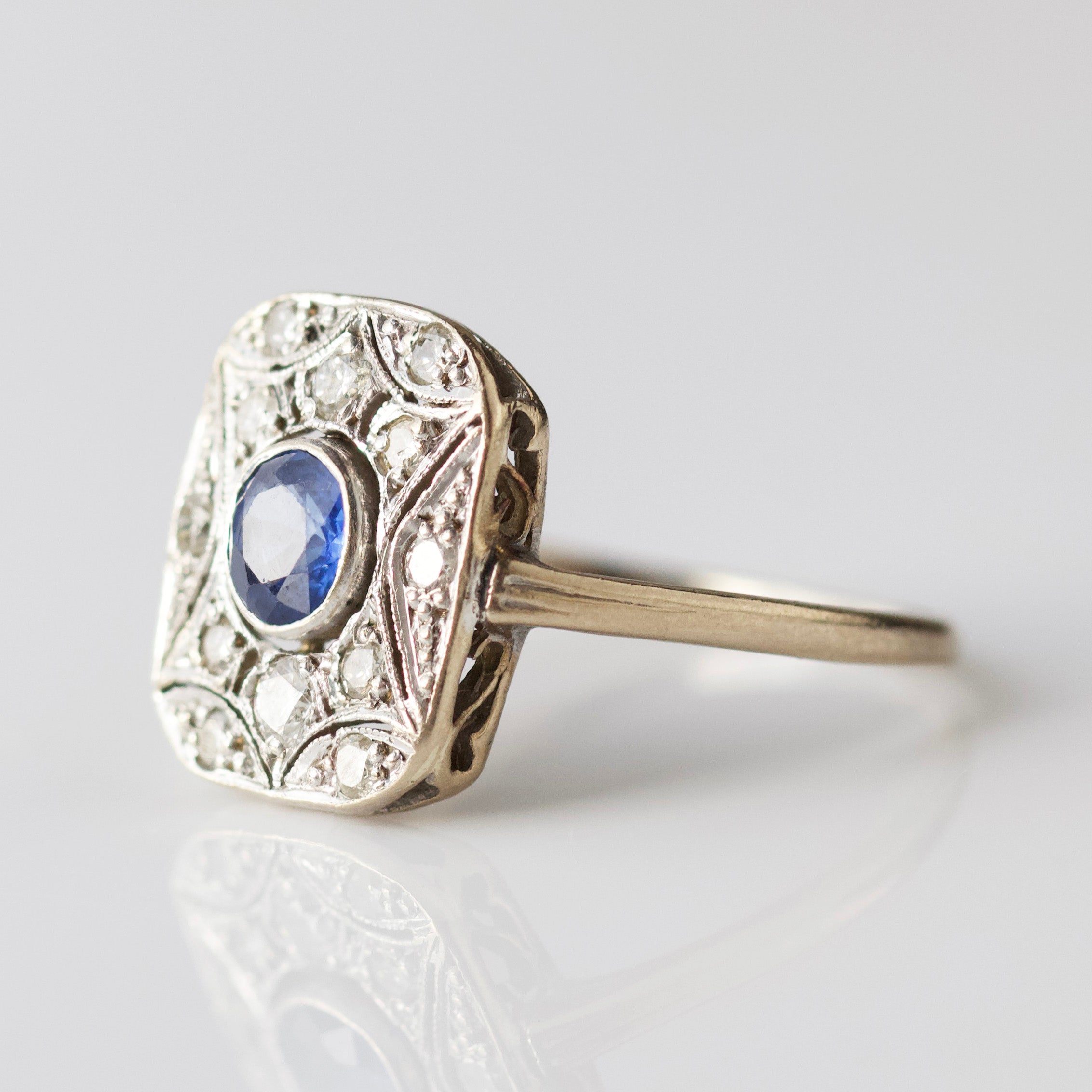 Vintage 18 Solid White Gold Sapphire and Diamond Ring UK Size R