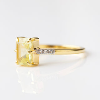 lemon quartz and white topaz ring in gold