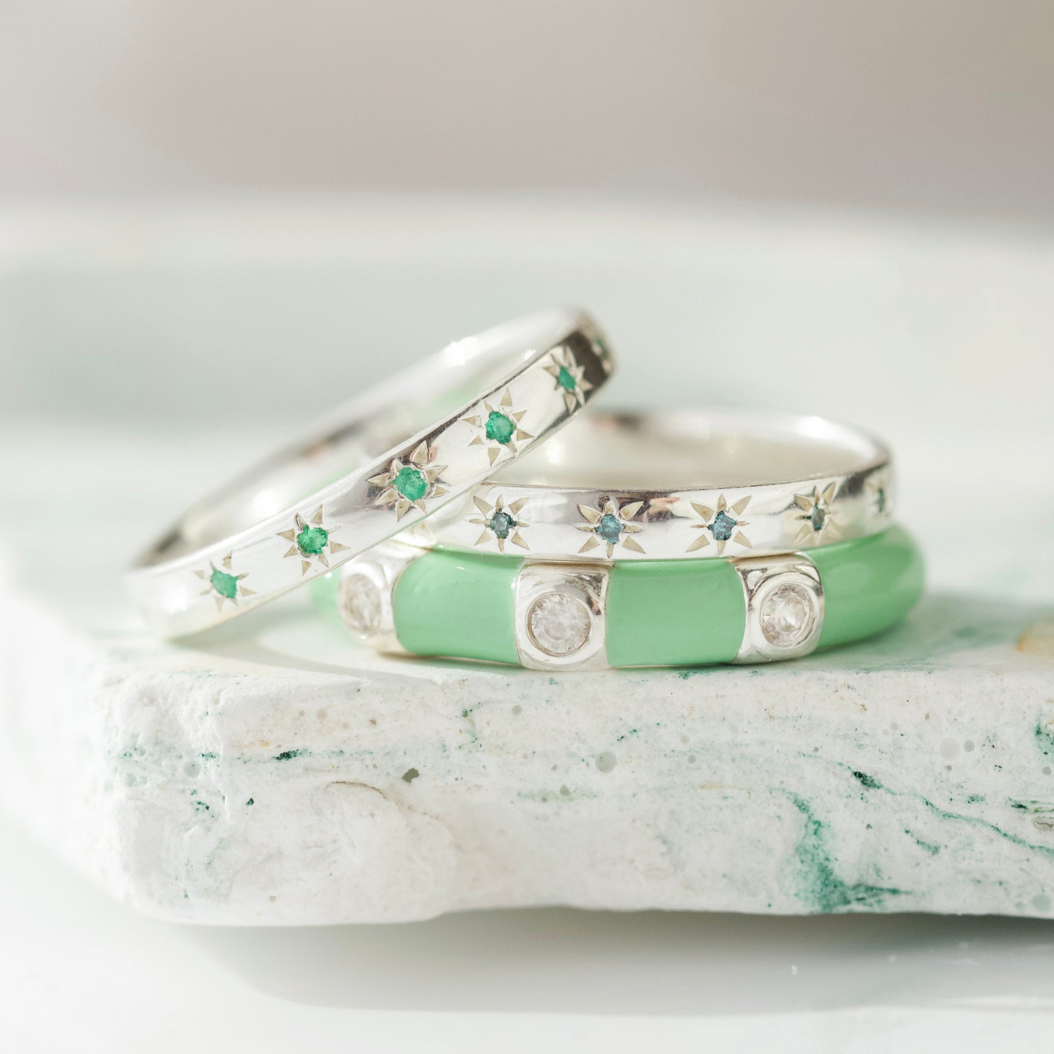 emerald star set ring in silver 