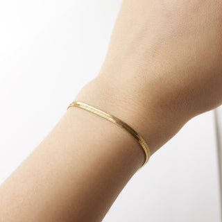slinky chain bracelet gold