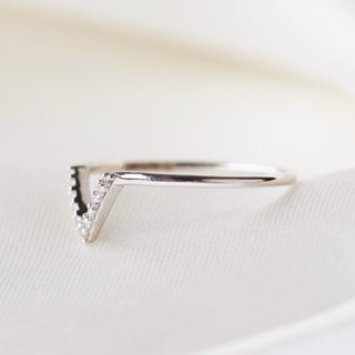 diamond v shape hugging ring