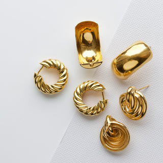 Statement twisted stud earring in gold